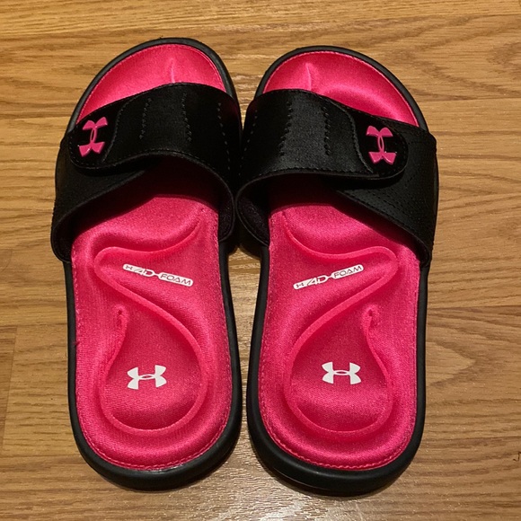 Under Armour Other - Kids Under Armour slides *New*